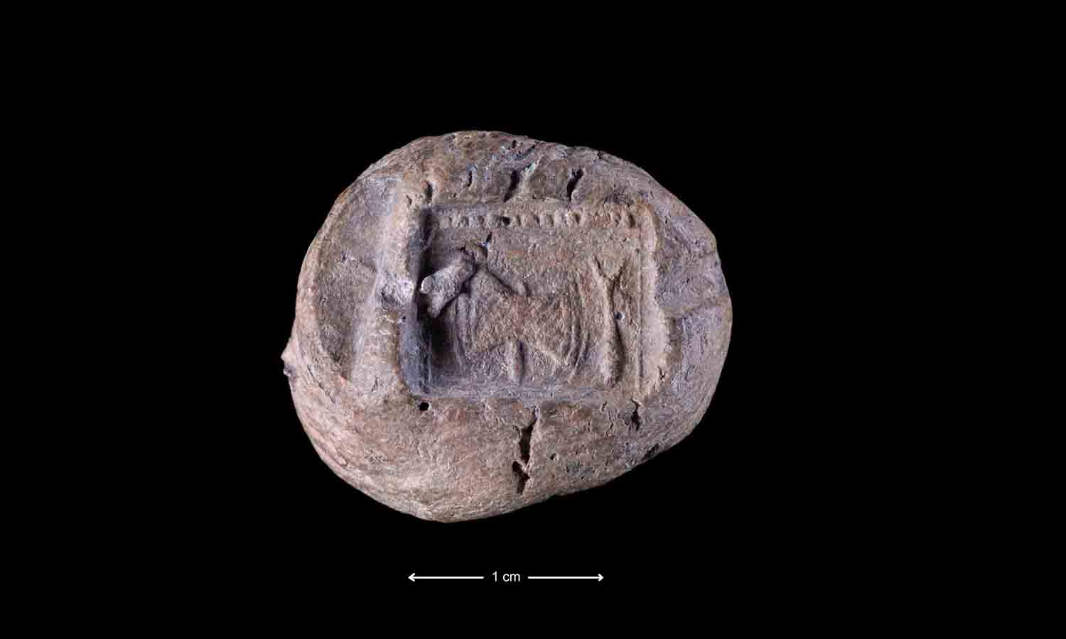 Μέση Εποχή Χαλκού  (19ος-18ος αι. π.Χ.) πήλινο διαχειριστικό έγγραφο που σχετίζεται με το Μινωικό ανάκτορο της Κνωσού.